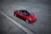 特斯拉再陷召回危机：近70万辆车受影响 涉Model 3和Model Y车型