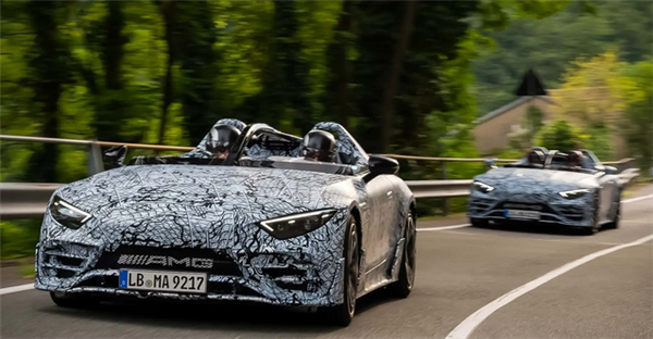 有钱人的大玩具!奔驰AMG PureSpeed上路测试:2025年全球首发