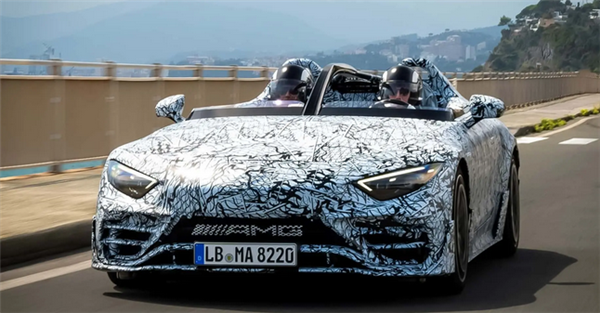 有钱人的大玩具!奔驰AMG PureSpeed上路测试:2025年全球首发