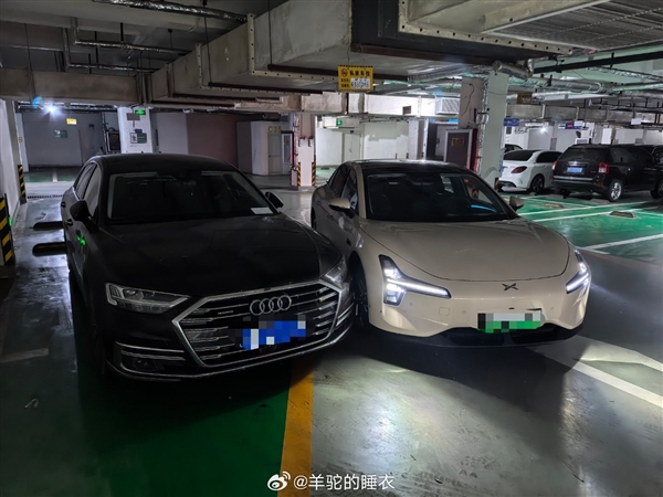小鹏MONA M03自动泊车撞到奥迪A8大灯:可能得赔5万
