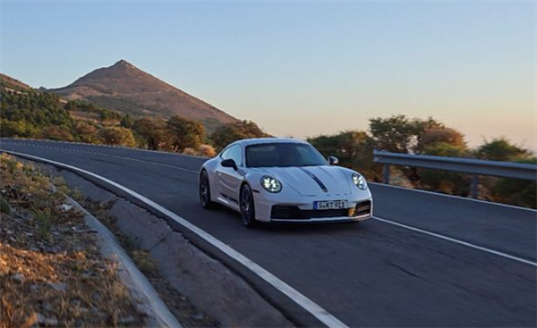 售价163.3万元! 新款保时捷911 Carrera T正式开启预售