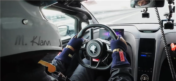 391.94km/h!比亚迪仰望U9刷新中国汽车极速记录