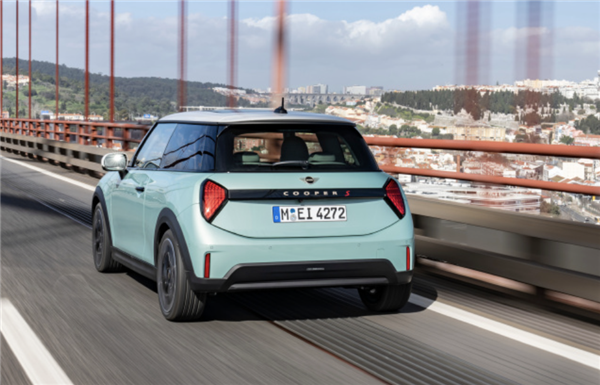 进口燃油小钢炮!全新MINI COOPER家族正式上市:限时20.88万起