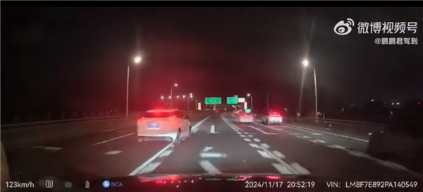 问界M7时速123km/h下紧急避险 避免2次碰撞:车主为华为智驾打Call