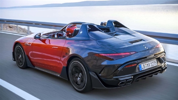 奔驰超级专属典藏座驾!AMG PureSpeed发布:V8动力 3.6秒破百