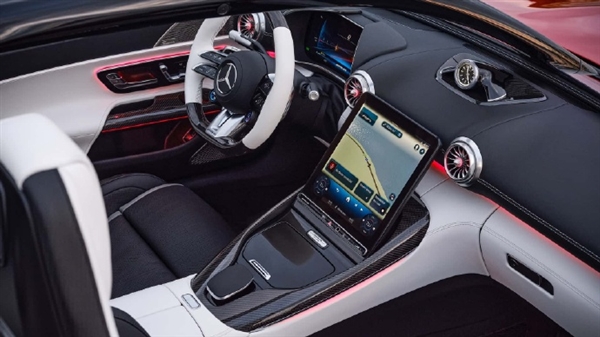 奔驰超级专属典藏座驾!AMG PureSpeed发布:V8动力 3.6秒破百