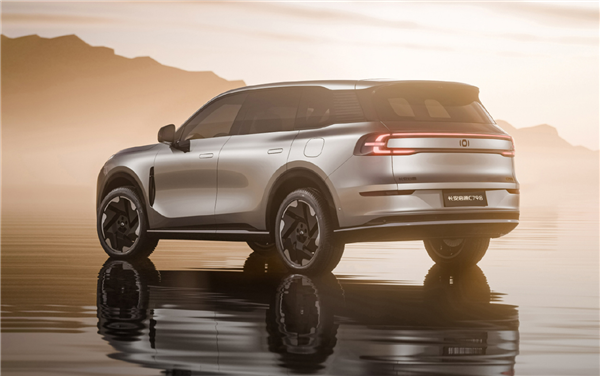 全球顶级大师创作 长安启源C798官图发布:三排座大型SUV