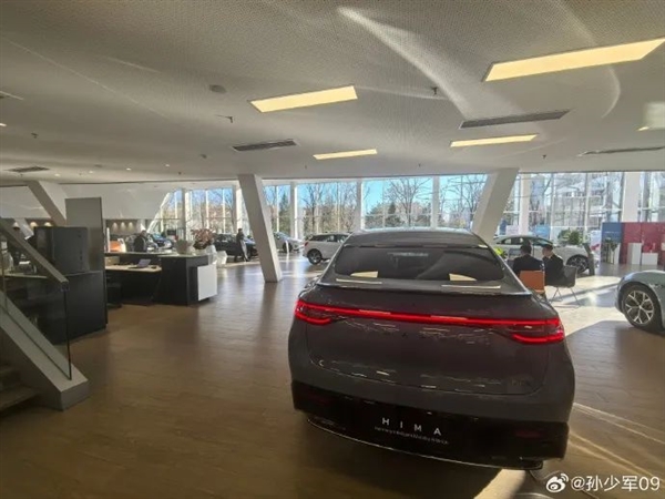 本来去买奥迪的:结果店里全是问界