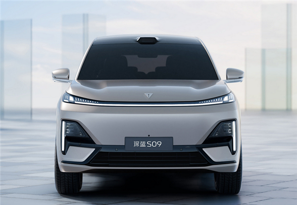 “9”字辈家族再添新成员!深蓝S09首发亮相:超5米豪华6座SUV