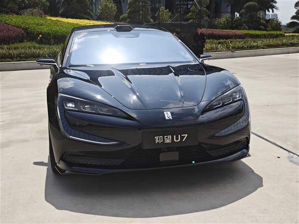 比亚迪四座豪华轿车 仰望U7正式上市:62.8万元起