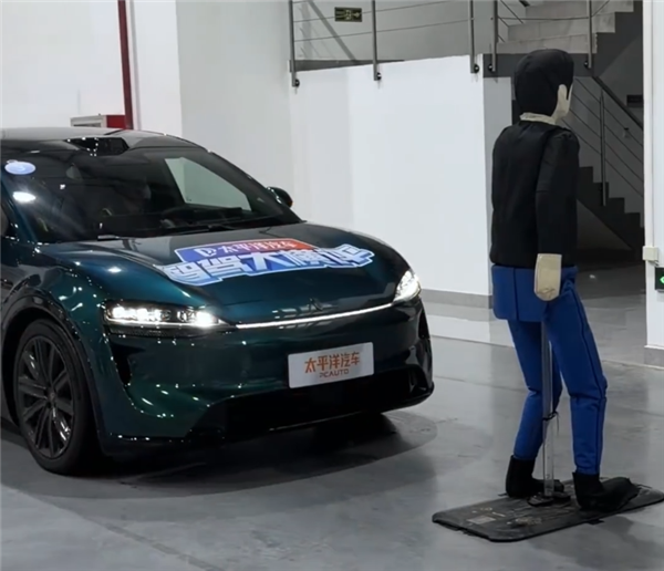 魔鬼湿滑路面AEB测试：6款热门车均翻车 华为系智界成唯一过关车型