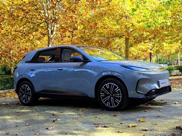 上市不到1月交付就破万台 6.28万起的极狐阿尔法T1为何能一把破圈