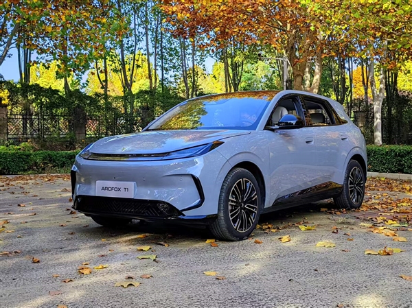 上市不到1月交付就破万台 6.28万起的极狐阿尔法T1为何能一把破圈