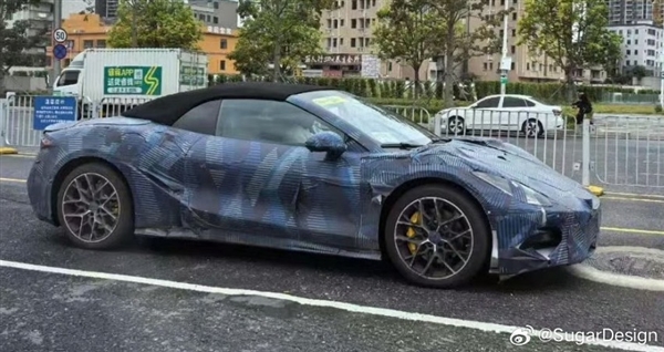 比亚迪再发个性化跑车!双门软顶版敞篷版腾势Z实车首曝