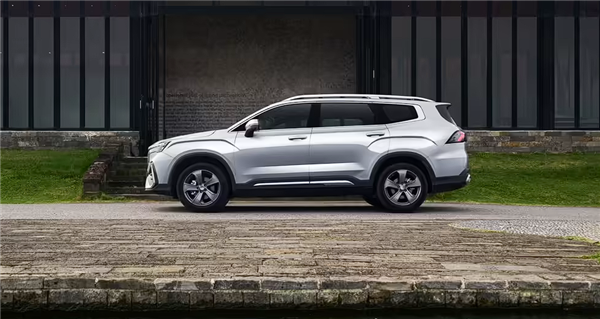 真便宜大碗 新款吉利豪越L上市：不到9万买中型SUV