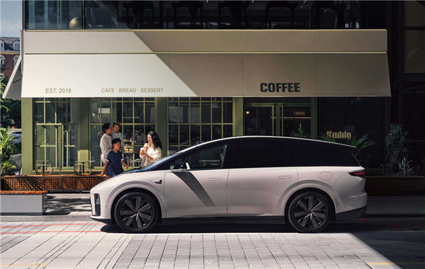 李想承认失误：回归创业模式！自研M100芯片即将落地