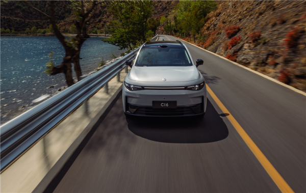 零跑汽车朱江明等增持超1亿港元 明年100万目标信心十足