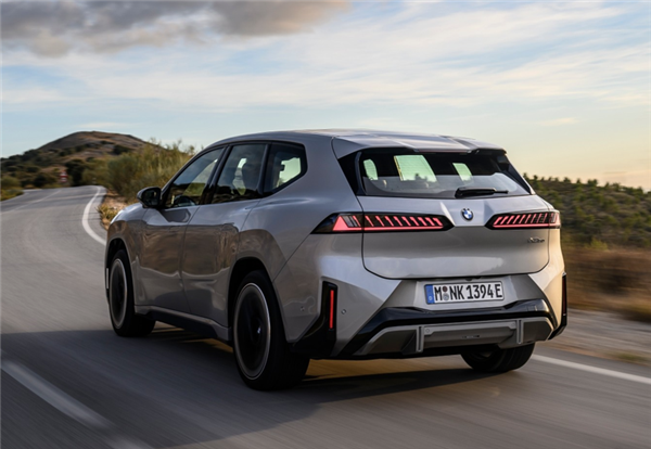 去欧洲试了宝马iX3 真给我开爽了!