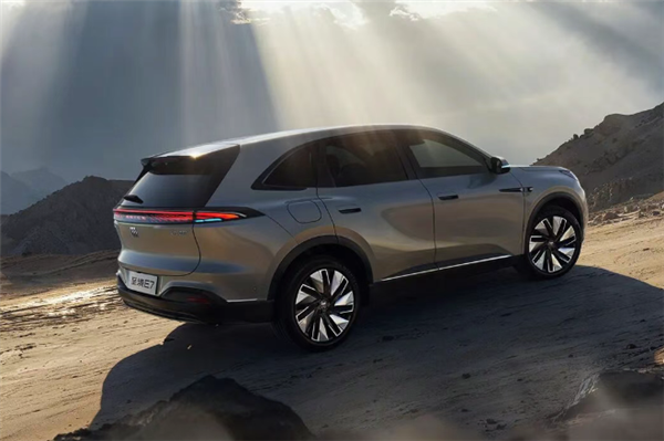 合资努力跟上自主节奏 别克插混大5座SUV至境E7官图发布