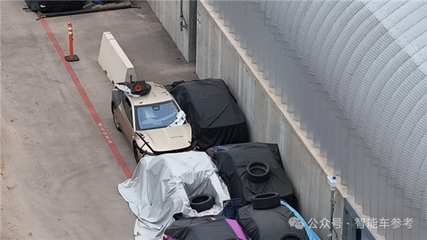 后视镜都不要了!特斯拉Robotaxi路测被拍 新增摄像头清洁装置