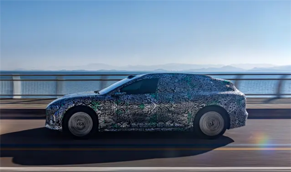 蔚来ET5 T迎来劲敌!阿维塔全新旅行车谍照曝光:预计采用贯穿式尾灯