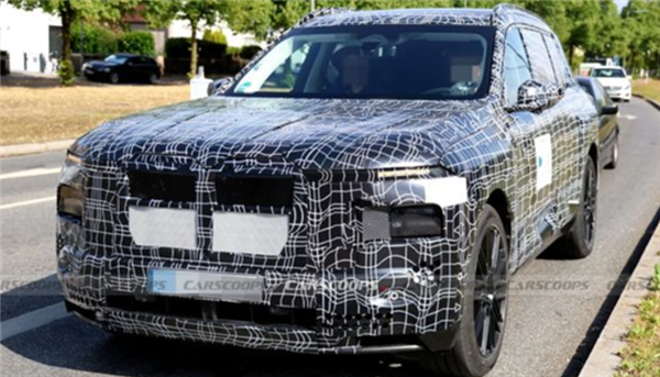 宝马首款三排纯电SUV!iX7伪装车曝光:预计2027年登场